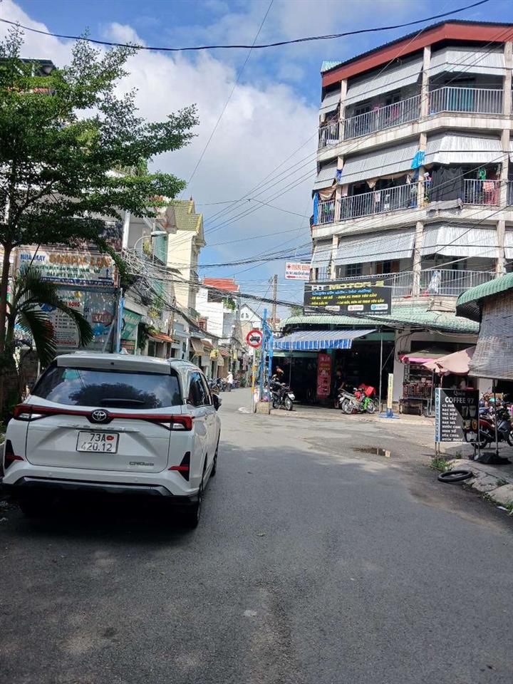 PHÒNG VIP, NGAY CỔNG KCN SÓNG THẦN