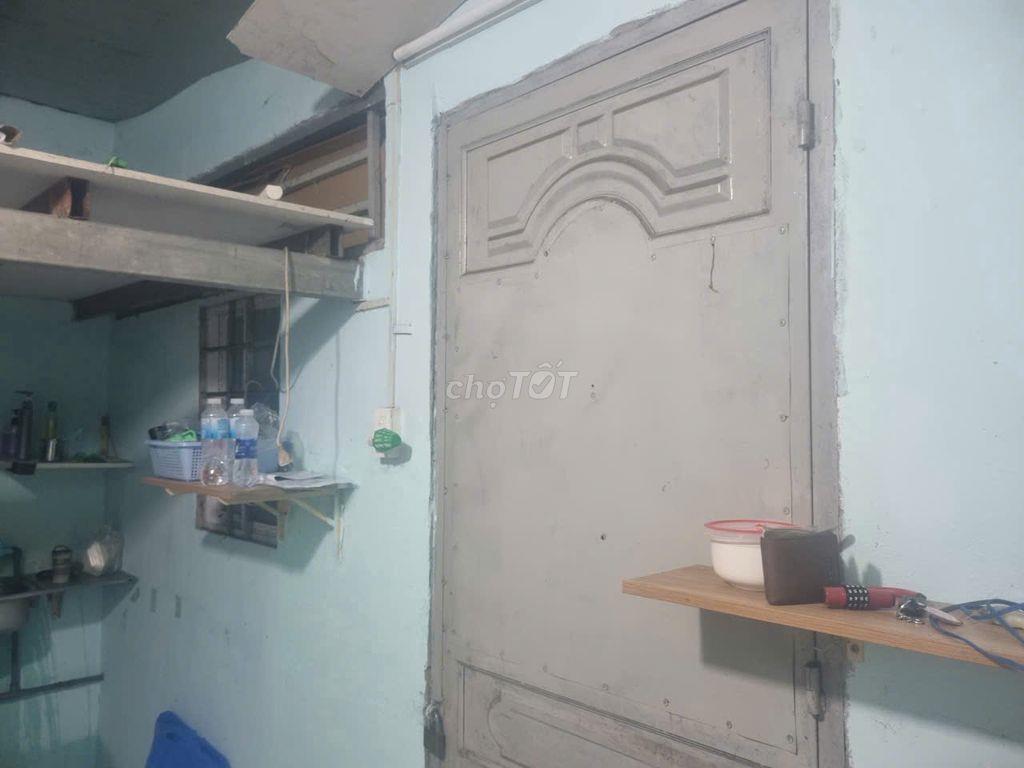 PHÒNG TRỌ GẦN CÁ SẤU HOA CÀ