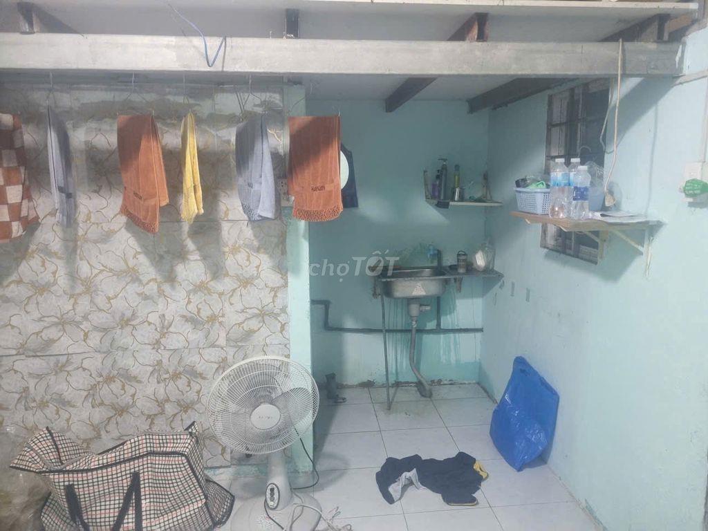 PHÒNG TRỌ GẦN CÁ SẤU HOA CÀ