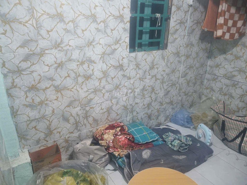 PHÒNG TRỌ GẦN CÁ SẤU HOA CÀ