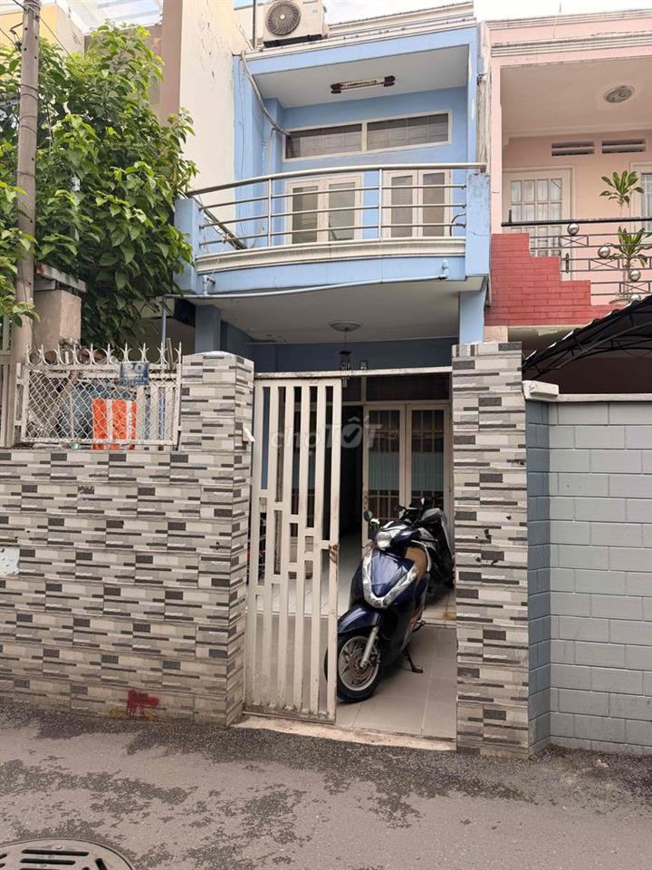 Gấp nhà bán giá hạ giảm 500 triệu còn 4 tỉ  , lê van việt vào 20m