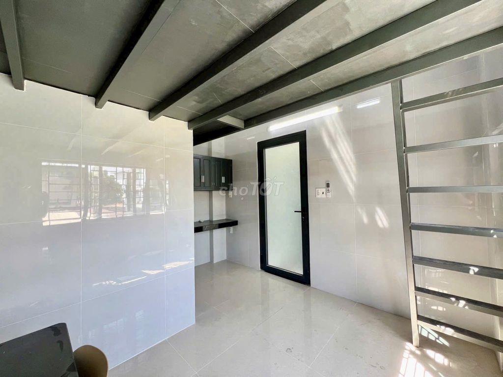 DUPLEX Cửa sổ trời THOÁNG ngay Lê Văn Việt