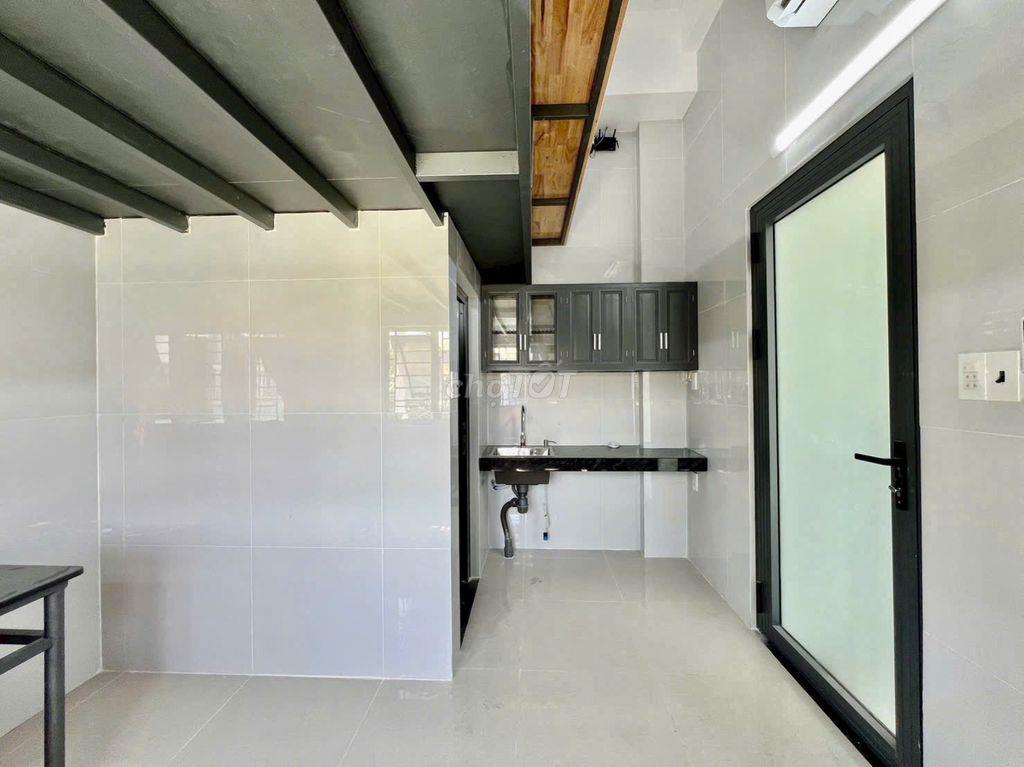 DUPLEX Cửa sổ trời THOÁNG ngay Lê Văn Việt