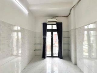 DUPLEX BAN CÔNG TRỐNG SẴN Ở LIỀN NGAY MAN THIỆN