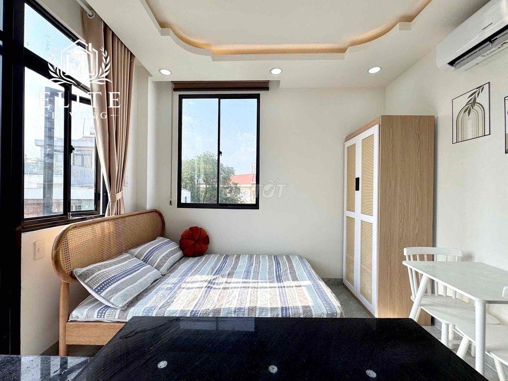 CHDV BAN CÔNG FULL NỘI THẤT