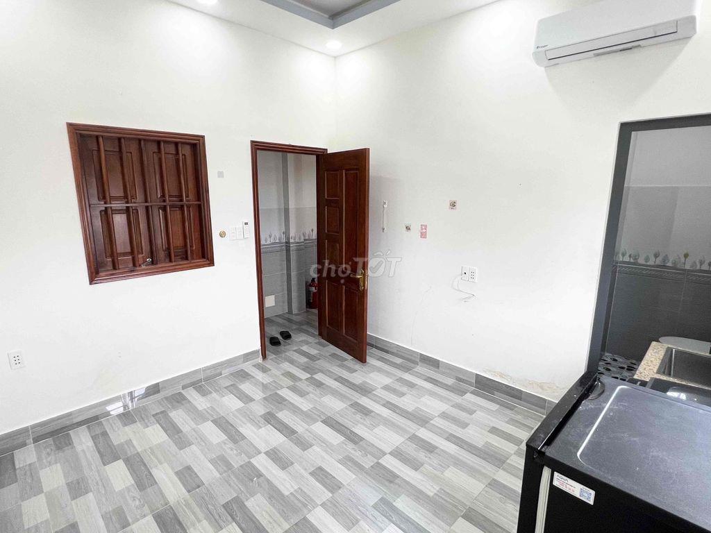 PHÒNG FULL NỘI THẤT, CỬA SỔ TRỜI, MỚI, ĐẸP