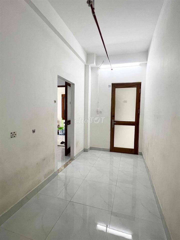Phòng Rộng rãi Sạch Đẹp Gần Trường FTP, GTVT, Tài Chính , Bưu Chính