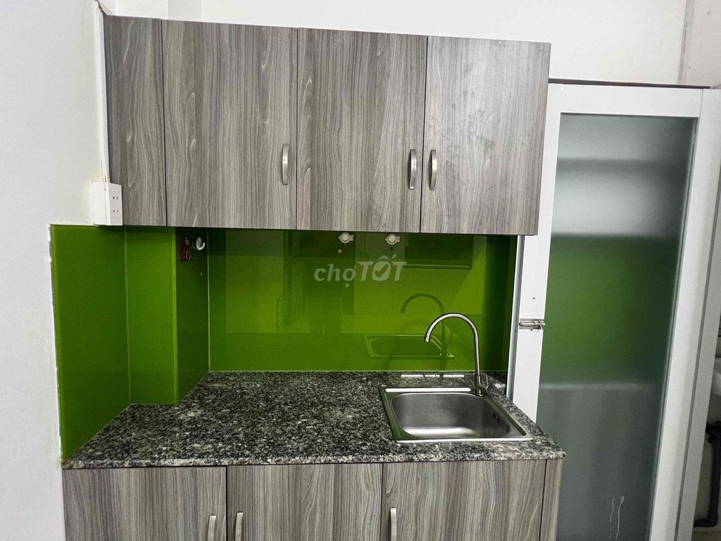 Phòng sạch sẽ , Có Máy Lạnh Tại 691 Lê Văn Việt