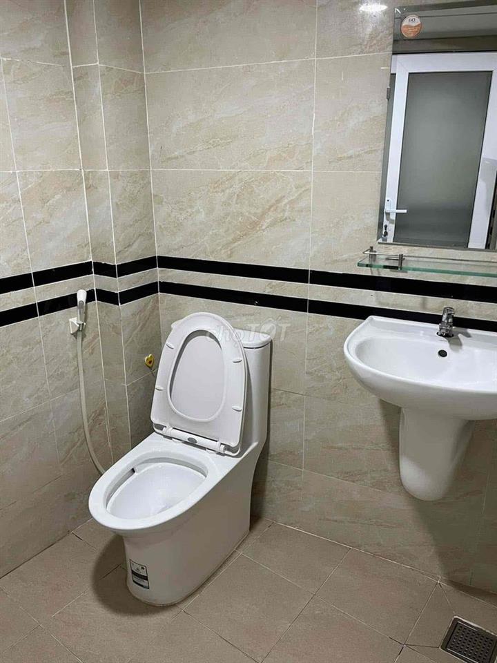 PHÒNG CỬA SỔ TRỜI, KẾ TRƯỜNG SƯ PHẠM KỸ THUẬT, NGÂN HÀNG