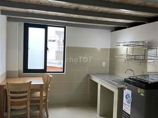 PHÒNG CỬA SỔ TRỜI, KẾ TRƯỜNG SƯ PHẠM KỸ THUẬT, NGÂN HÀNG