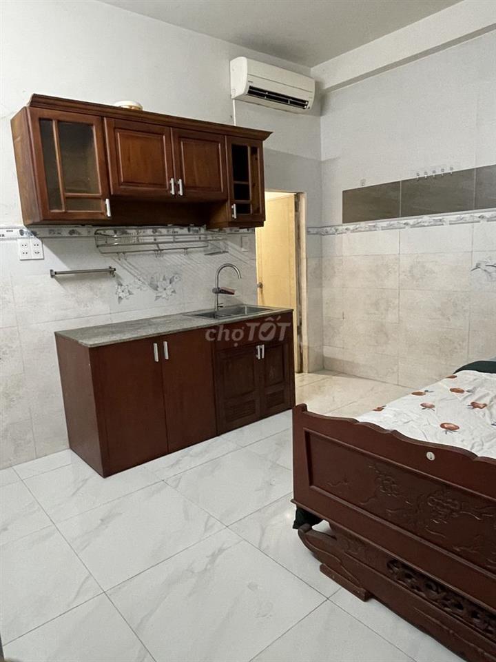 Phòng đầy đủ nội thất