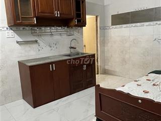 Phòng đầy đủ nội thất