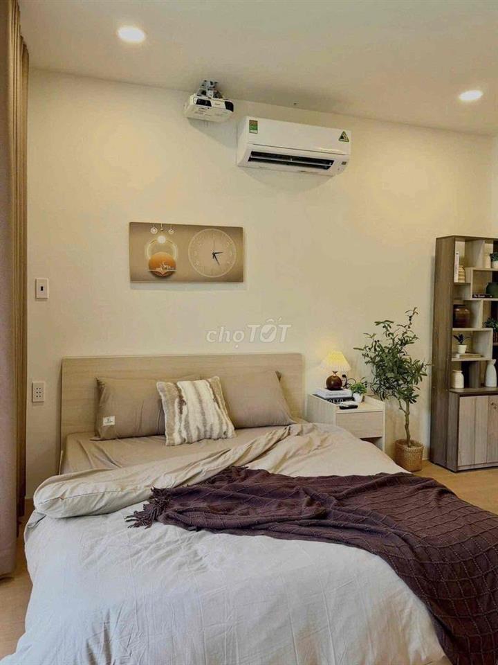 CĂN HỘ BAN CÔNG FULL NỘI THẤT