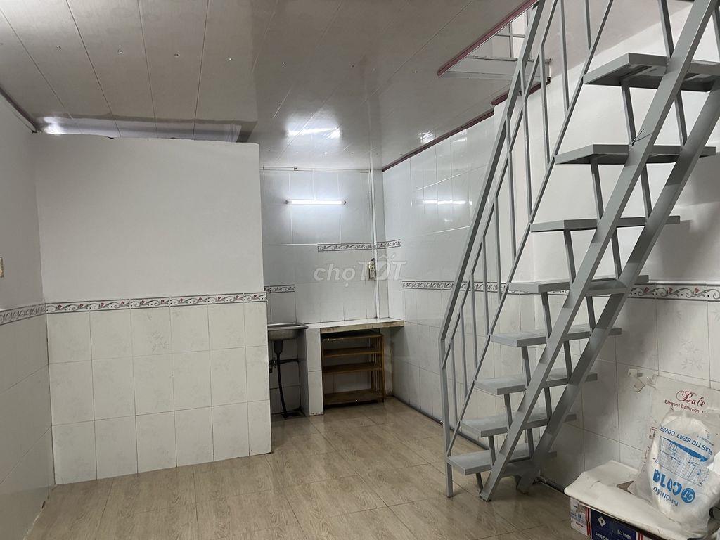 Nhà trọ gần GigaMall Phạm Văn Đồng, P. Hiệp Bình, 40m2, có gác suốt.