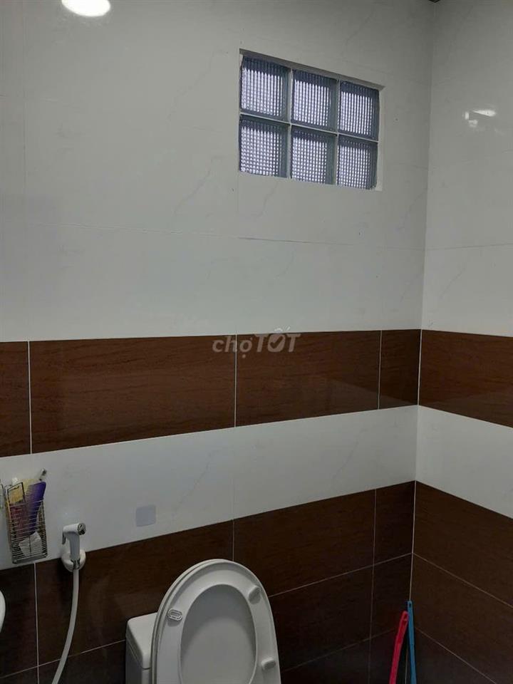 Cho thuê phòng rộng đối diện ĐH Luật