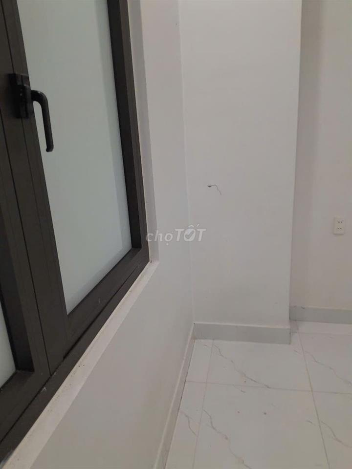 Cho thuê phòng rộng đối diện ĐH Luật