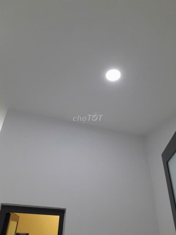 Cho thuê phòng rộng đối diện ĐH Luật