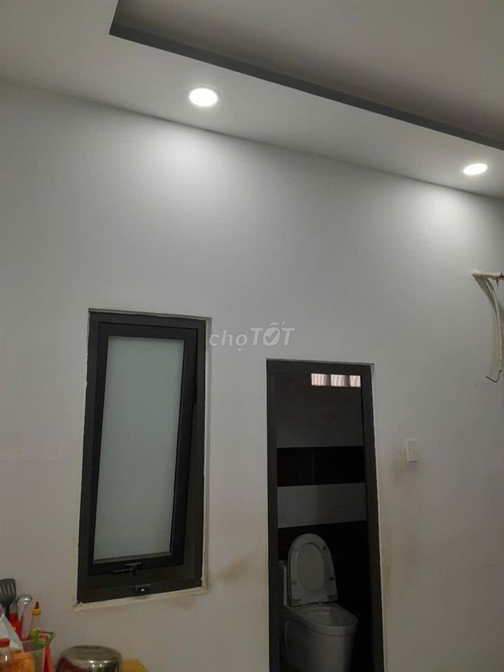 Cho thuê phòng rộng đối diện ĐH Luật