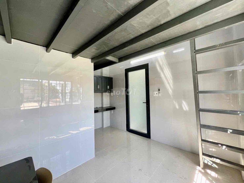 Duplex cửa sổ trời ngay Lê Văn Việt - ĐH SPKT