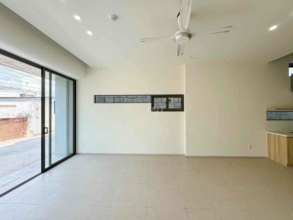DUPLEX BAN CÔNG MỚI XÂY NGAY KHU CNC - UFM