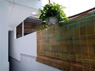 Phòng trọ yên tĩnh, có gác lửng, lối đi riêng