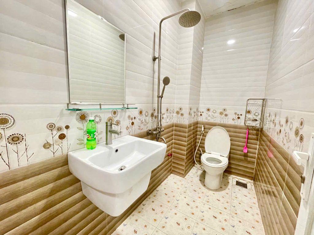 Ngay Ngã Tư Thủ Đức KTX Nam FULL Nội thất, Bao trọn gói,Dọn vào ở ngay