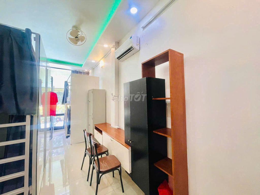 Ngay Ngã Tư Thủ Đức KTX Nam FULL Nội thất, Bao trọn gói,Dọn vào ở ngay