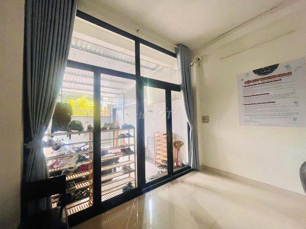 Ngay Ngã Tư Thủ Đức KTX Nam FULL Nội thất, Bao trọn gói,Dọn vào ở ngay