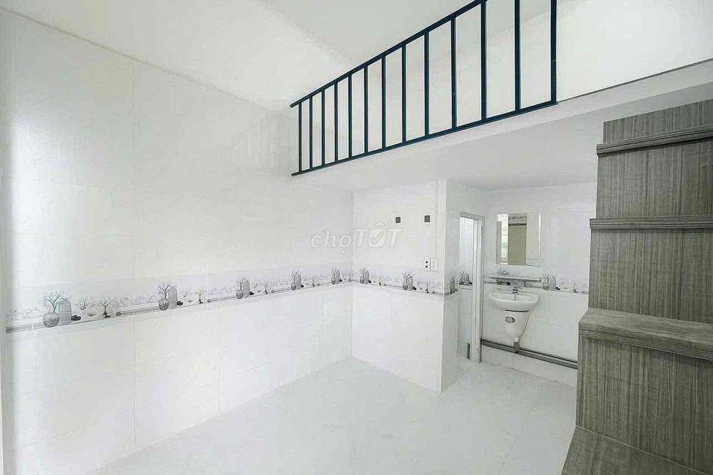 DUPLEX VỪA CẢI TẠO LẠI NẰM NGAY NGÃ TƯ BÌNH THÁI TRỤC ĐƯỜNG CHÍNH