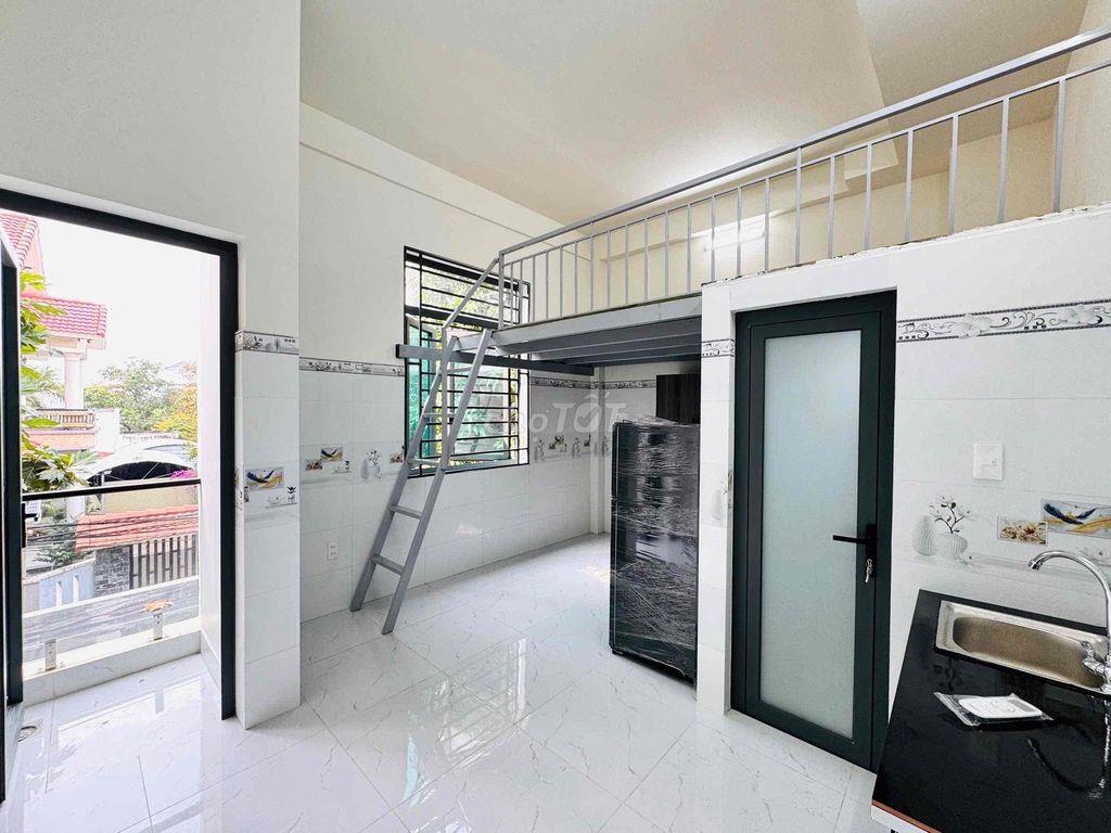 DUPLEX MỚI XÂY HOÀN TOÀN ĐẸP, THOÁNG MÁT NGAY PHẠM VĂN ĐỒNG