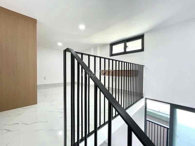 Duplex ban công Full NT - Ngay Làng Đại Học - Bcons City Mall
