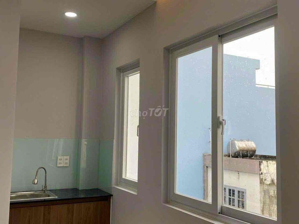 cho nhân viên văn phòng hoặc sinh viên nữ( ko cho dẫn bạn trai về).