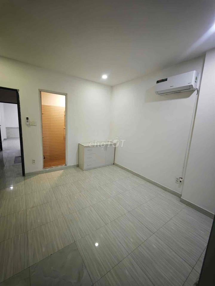 Nhà cao tầng cho thuê từng phòng, đầy đủ tiện ích