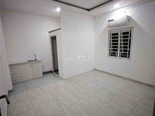Nhà cao tầng cho thuê từng phòng, đầy đủ tiện ích