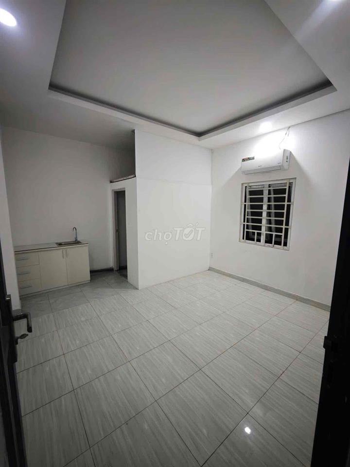 Nhà cao tầng cho thuê từng phòng, đầy đủ tiện ích