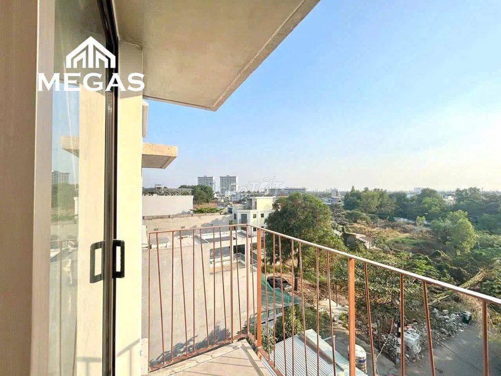 TRỐNG LẠI CĂN PHÒNG BAN CÔNG CỬA SỔ TRỜI SIÊU THOÁNG NGAY UFM-FPT
