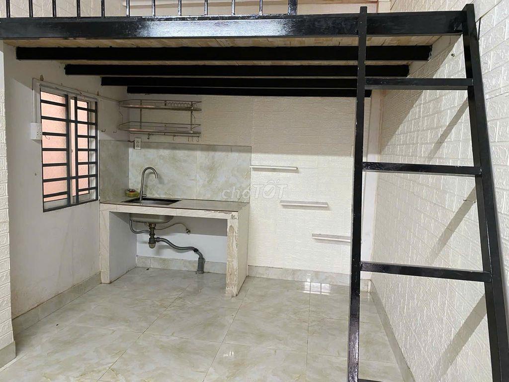Phòng Tiện Nghi – Có Máy Lạnh – Đi Lại Thuận Tiện!!