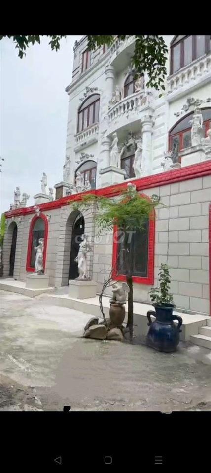 PHÒNG MỚI ĐẸP, KHU BIỆT THỰ, XE HƠI VAO TẬN CỔNG, GIỜ GIẤC TỰ DO, RẼ