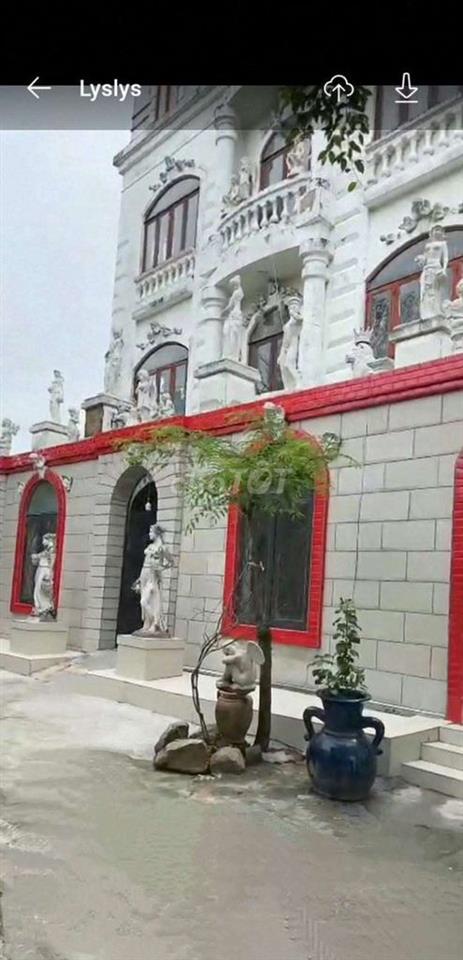 PHÒNG MỚI ĐẸP TRONG BIỆT THỰ PHÁP, XE HƠI VÀO TẬN CỬA, GIỜ GIẤC TỰ DO