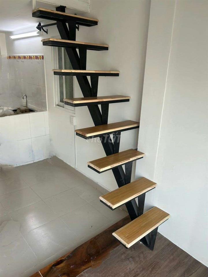 PHÒNG MỚI ĐẸP TRONG BIỆT THỰ PHÁP, XE HƠI VÀO TẬN CỬA, GIỜ GIẤC TỰ DO