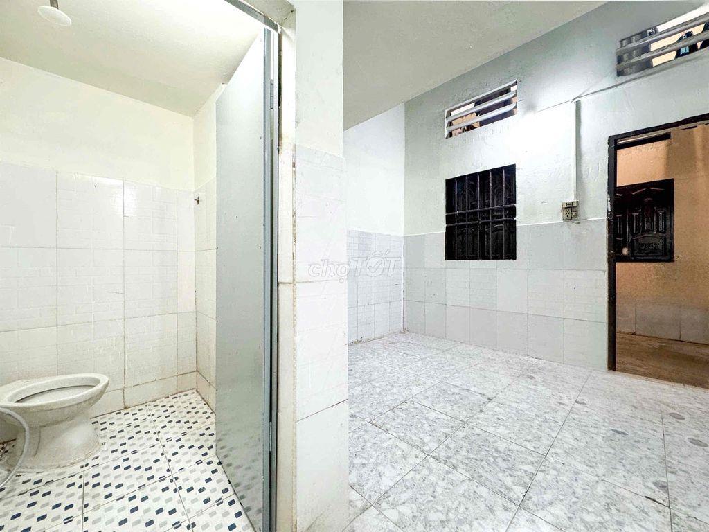 Trọ rẻ bèo Ngã tư 550 