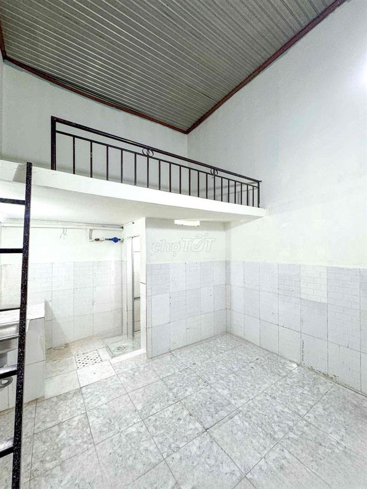 Trọ rẻ bèo Ngã tư 550 