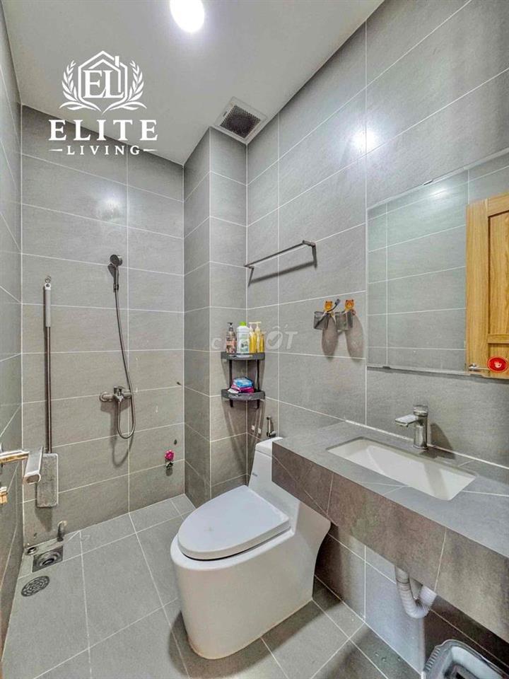 PHÒNG ĐẸP BAN CÔNG THOÁNG NGAY PHẠM VĂN ĐỒNG, GẦN ĐH HUB, UTE