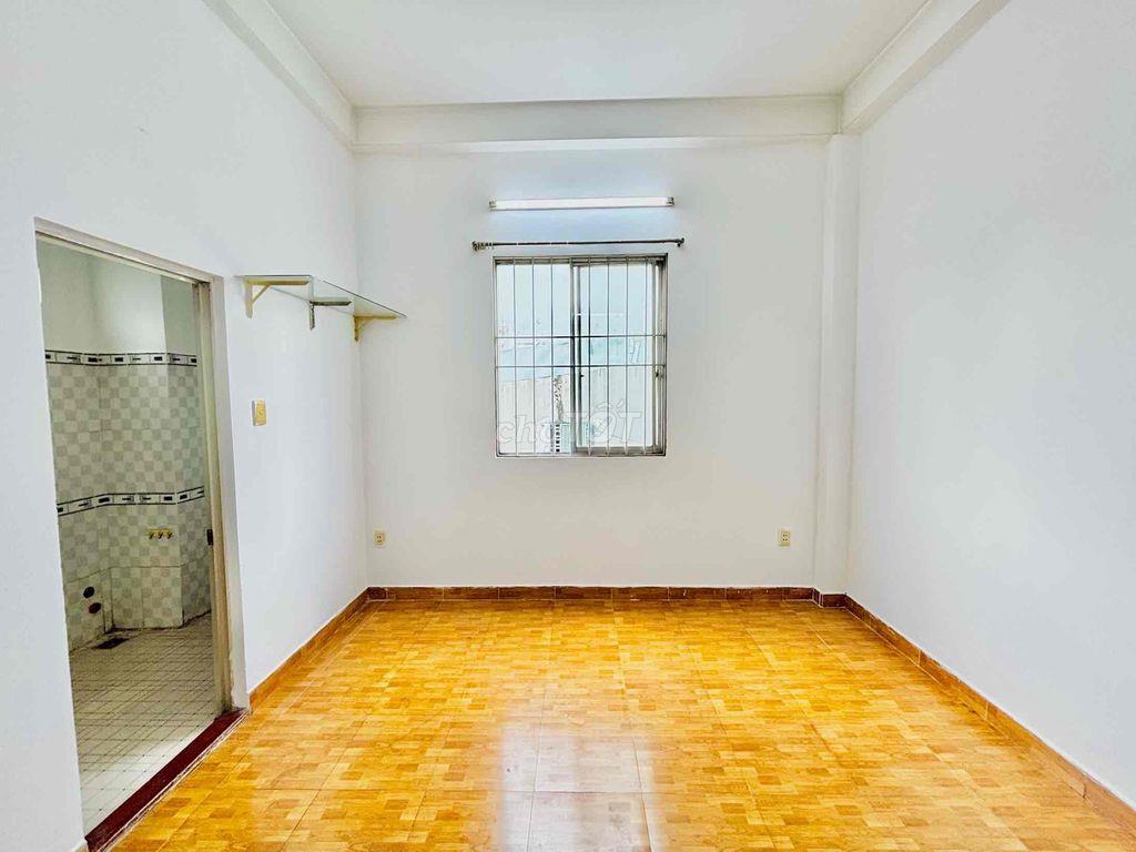FULL TẦNG - TÁCH BẾP, BAN CÔNG RỘNG - CHỈ 6 TRIỆU/THÁNG