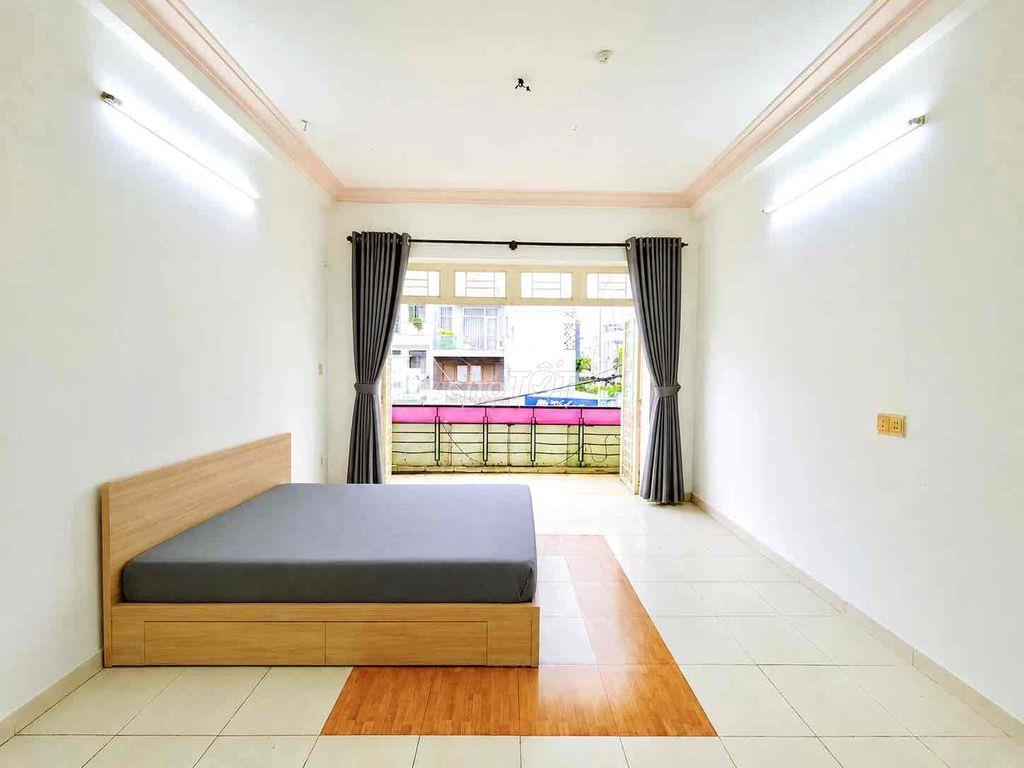 FULL NỘI THẤT - TÁCH BẾP, BAN CÔNG RỘNG - CHỈ 7 TRIỆU/THÁNG