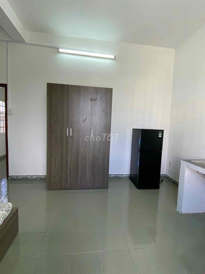 Cho thuê phòng trọ Linh Xuân , gần DH Ngan Hang, gần chợ Thủ Đức.