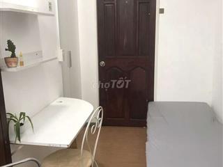Phòng full nội thất, máy lạnh