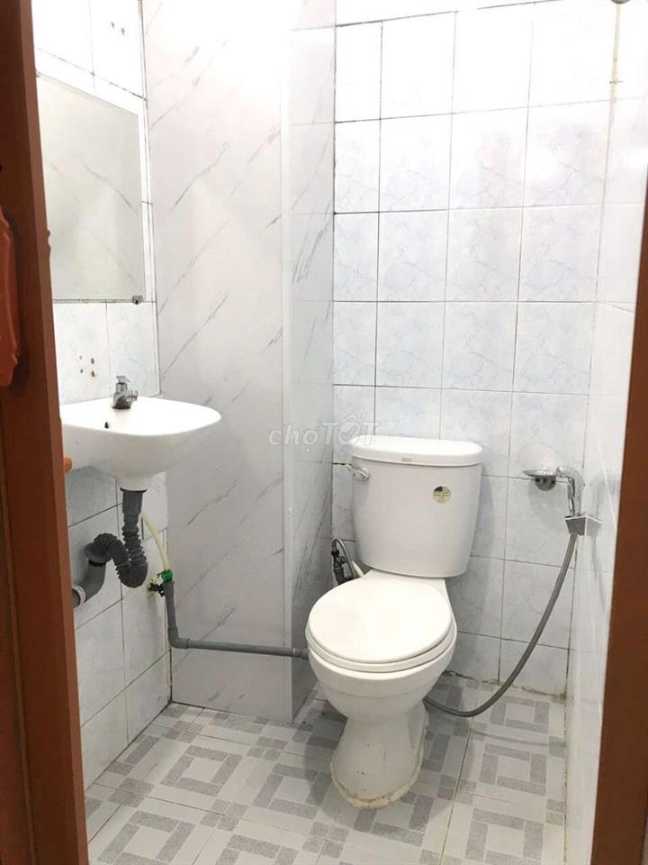 Phòng full nội thất, máy lạnh