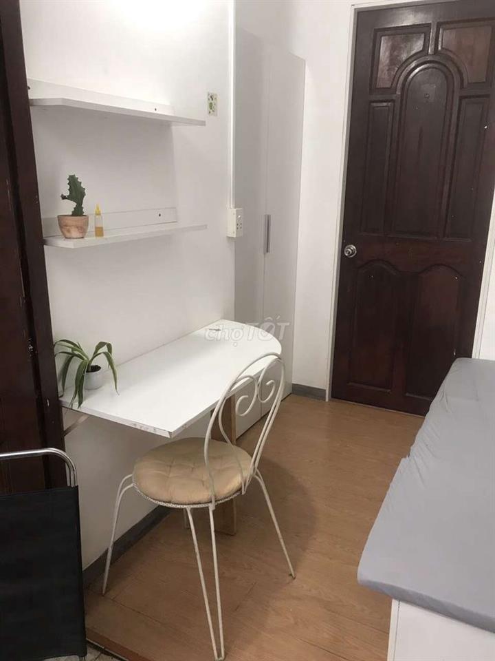 Phòng full nội thất, máy lạnh