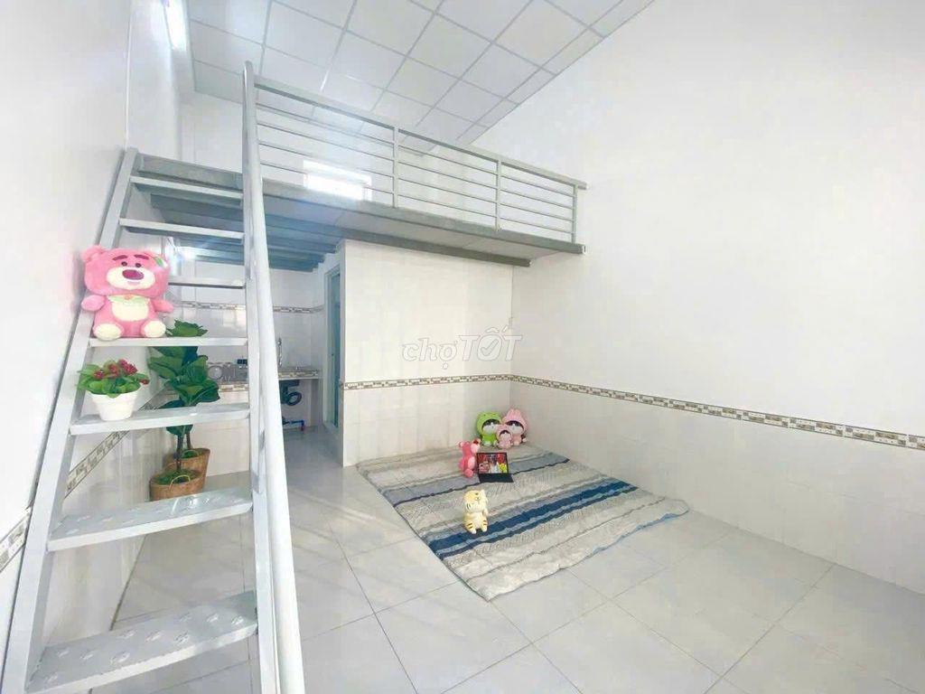 PHÒNG GÁC CAO Ở 4-5 BẠN NGAY LÊ VĂN VIỆT - KHU CNC - MAN THIỆN QUẬN 9